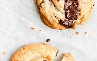 How can I bake cookies with a melting chocolate center using chocolate chips?